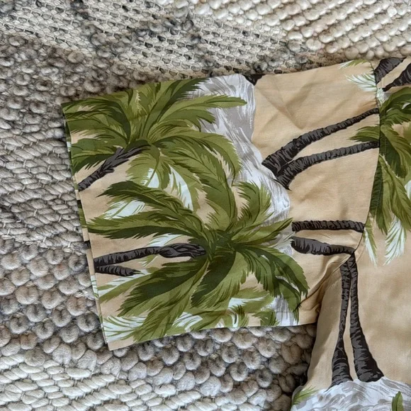 Reyn Spooner Palm Tree Print Hawaiian Tan & Green Pocket Shirt - Picture 4 of 6